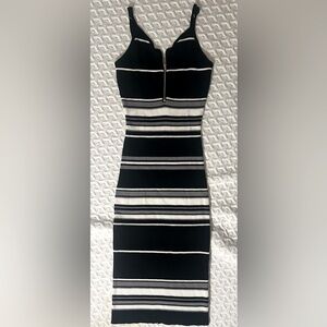 NWOT Awesome USA Black & White Colorblocked Knit Bodycon Midi Dress